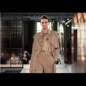 Burberry | Accessories | Burberry Envelope Tan Belt Nwt Size  display picture 2
